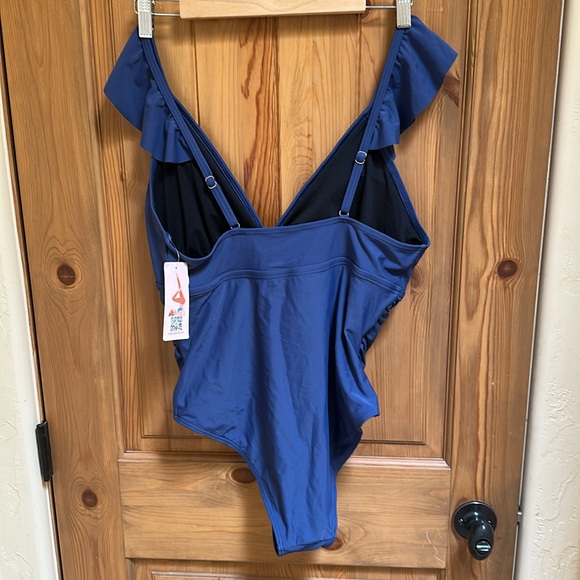 NWT! One Piece Swimsuit - Picture 3 of 8